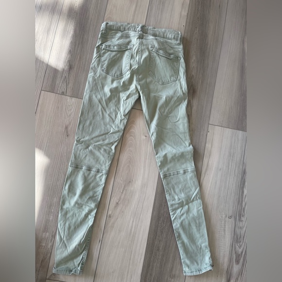 Jeans - Picture 2 of 4